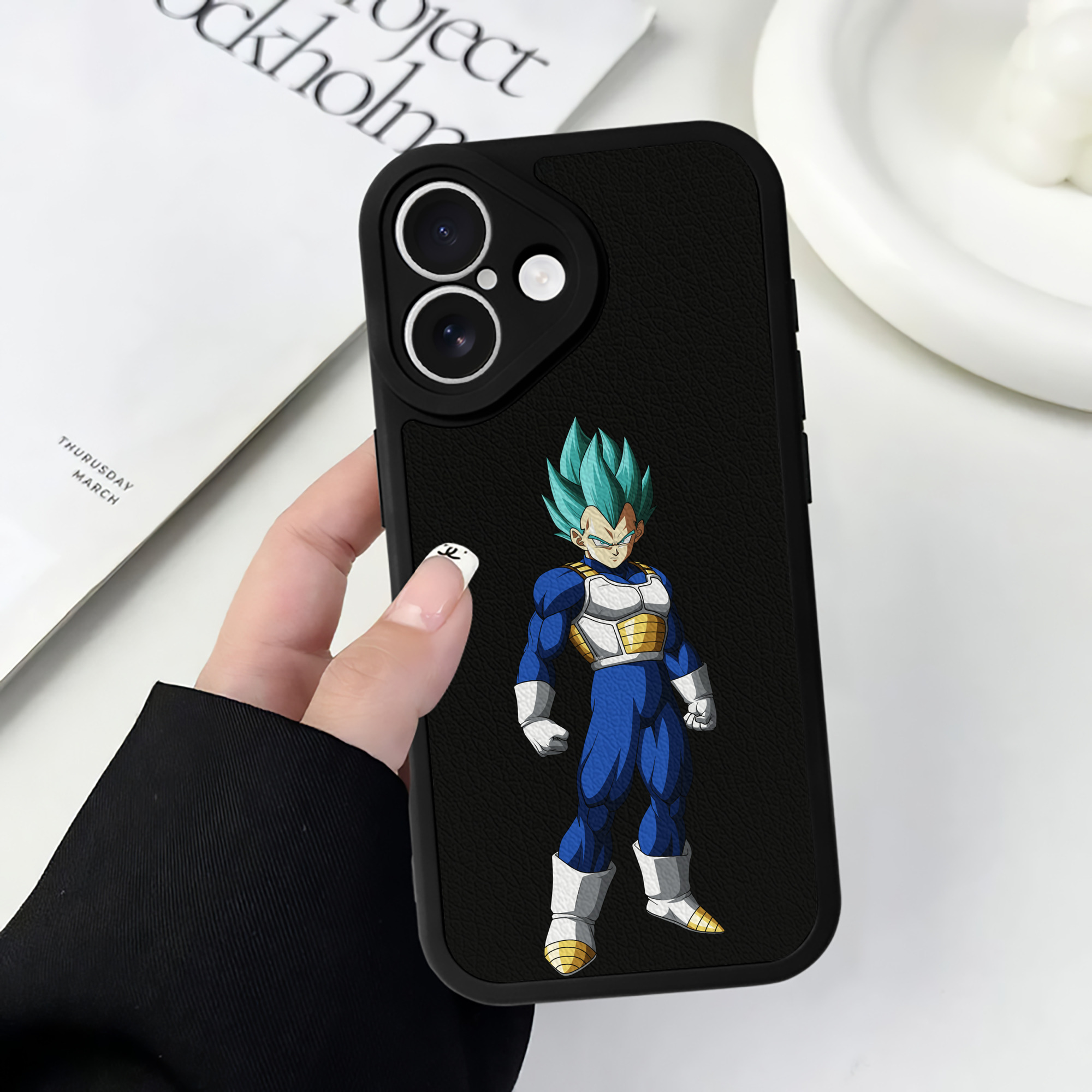 （画像用） ドラゴンボール ベジータ四世（Bejīta Yonsei）DRAGON BALL Vegeta IV 【iPhone 16シリーズ対応】シリコンスマホケース（レザー調） 材質：シリコン